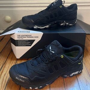 Men's Black Lightweight Mountain Training Shoes